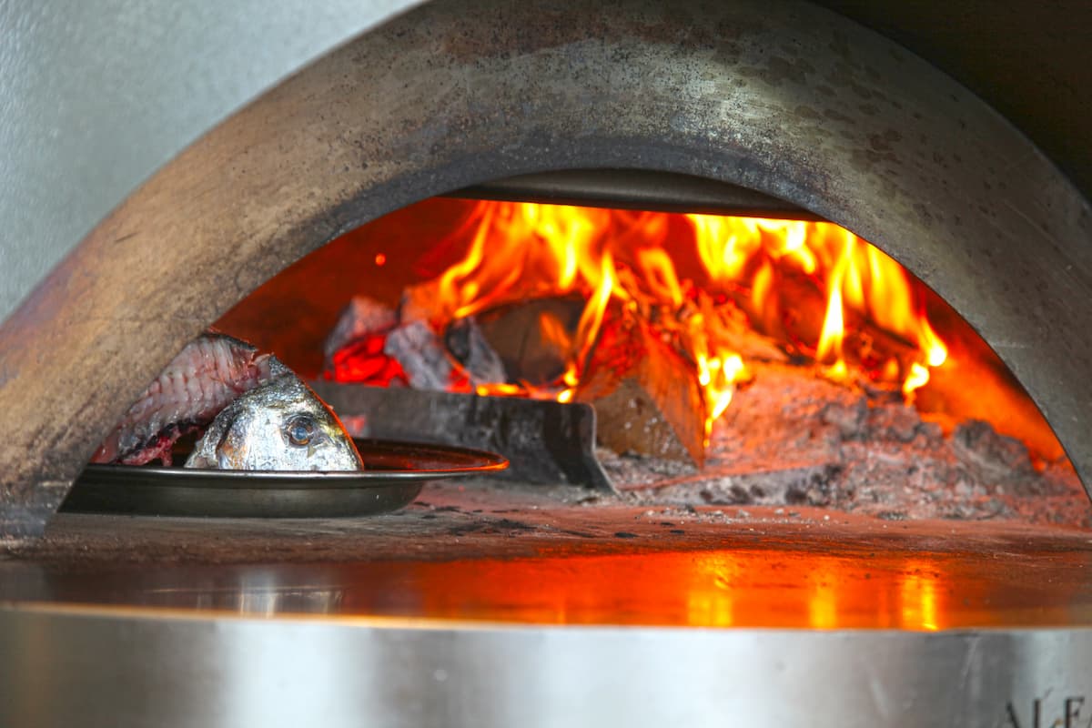 Cocinar en horno de leña