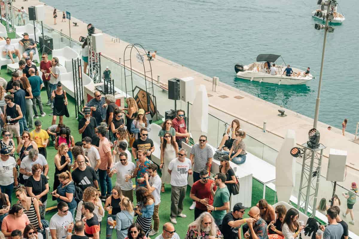 Terraza Malabar en Valencia: mar, copas y música
